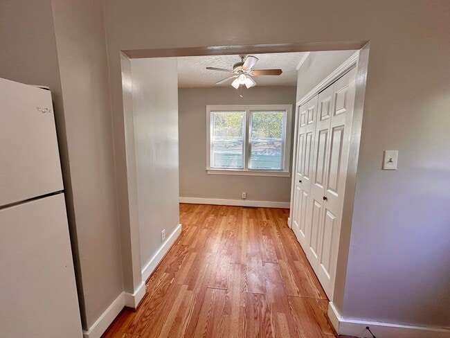 Foto del edificio - Newly Renovated 2 Bedroom 1 Bathroom Home