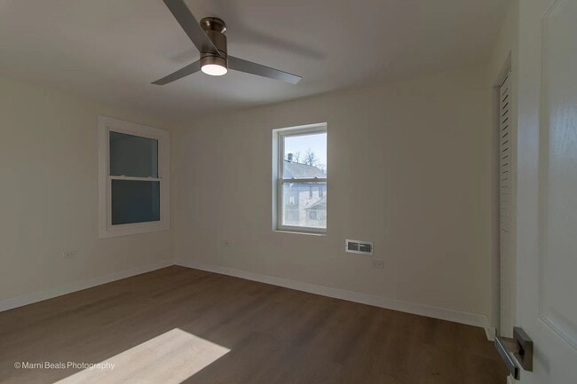 Building Photo - Newly Renovated 3 bedroom/3 bath home avai...