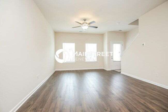 Foto del edificio - 2 Bedroom Pet-Friendly Home in La Vergne, TN with Main Street Renewal