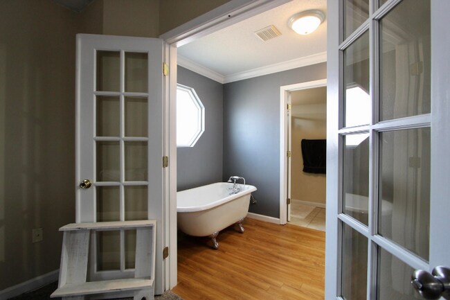 Building Photo - 2173 Hagood Loop