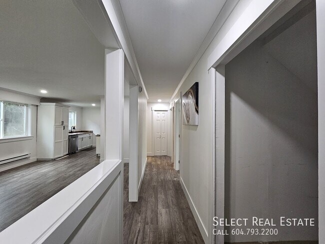 Photo du bâtiment - 33900 Mayfair Ave