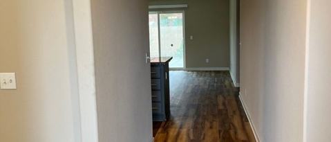 Foto del edificio - 484 Anita Ct