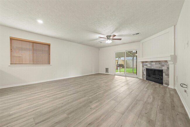 Building Photo - 5425 Yale Dr