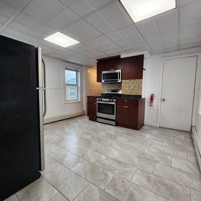 12 Pine St, Attleboro, MA 02703 Townhome Rentals in Attleboro MA