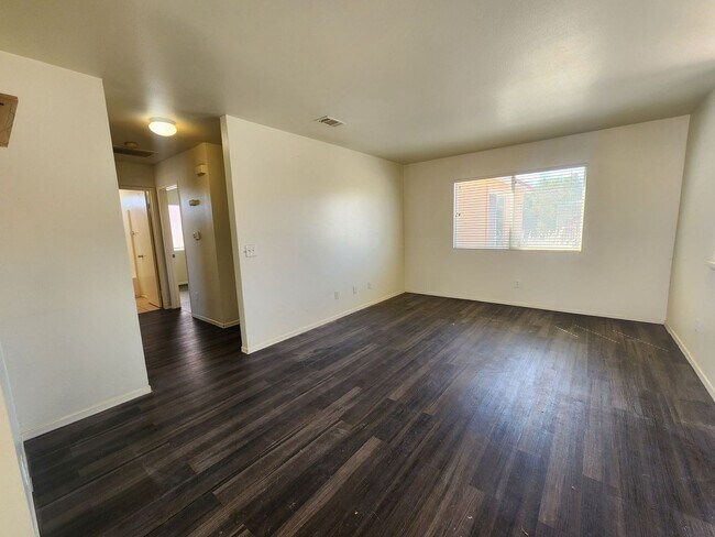Foto del edificio - **Move In Special $200 Off 1st Month's Ren...