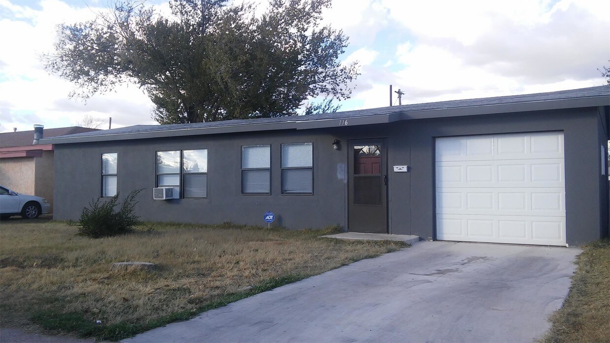 Primary Photo - 116 Cedar St