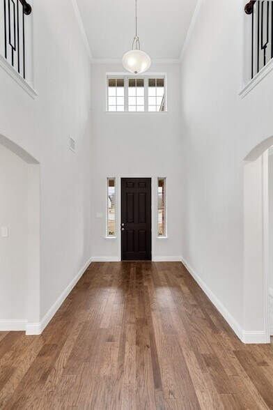 Foto del edificio - 310 Greystone Ct