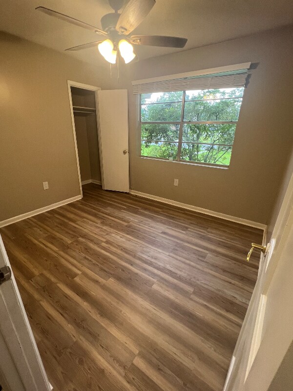 Foto del edificio - 2124 Hart Ave