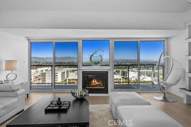 Primary Photo - 13600 Marina Pointe Dr