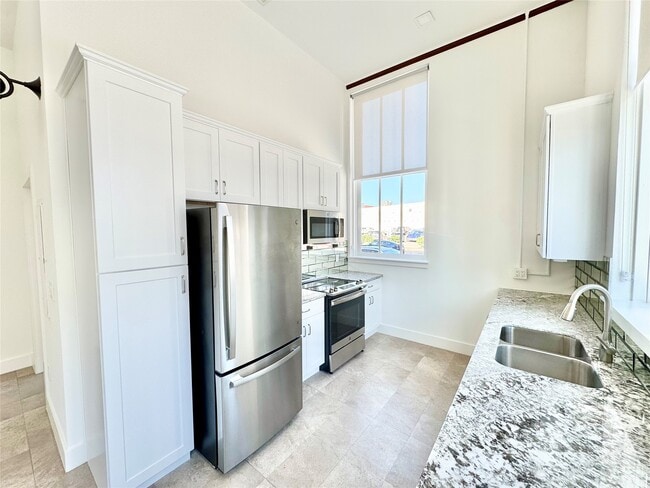 Building Photo - 2102 Mechanic St