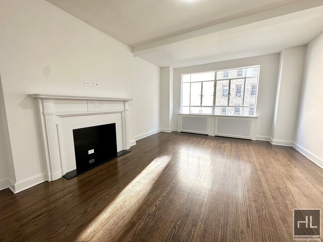 Building Photo - FIFTH AVENUE