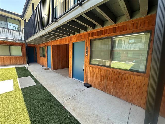 Building Photo - 4526 Munger Ave