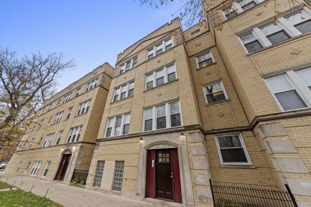 Foto principal - 2 bedroom in Chicago IL 60625