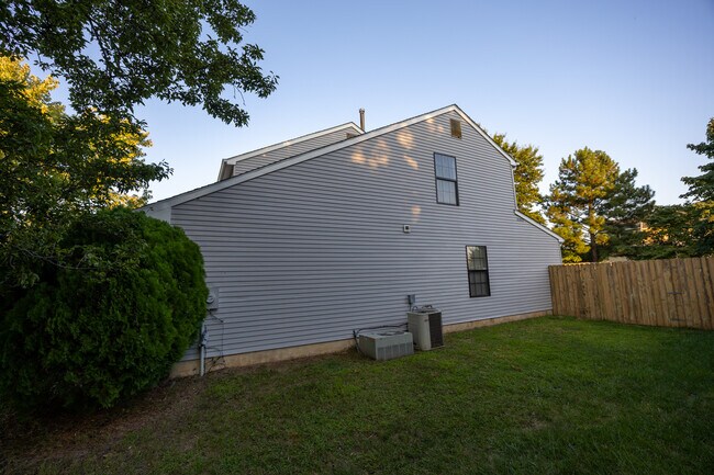 Building Photo - 41 Country Hollow Cir