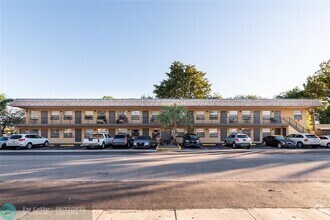 Building Photo - 1150 NE 17th Ct