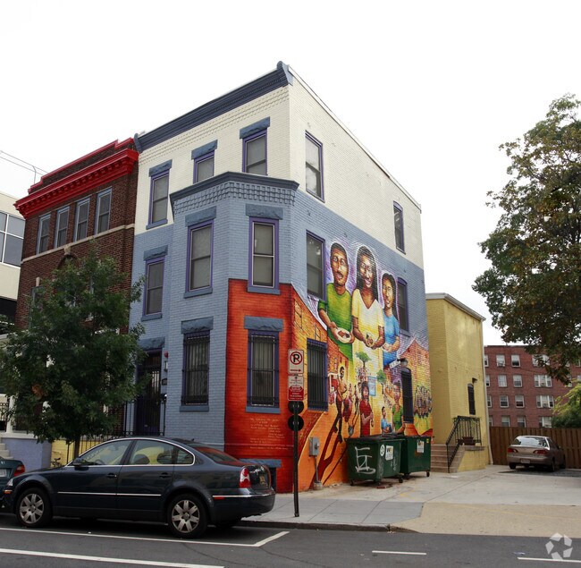 Foto del edificio - 3043 15th St NW