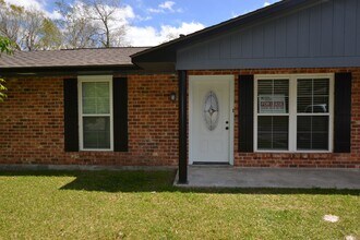 Building Photo - 1632 Mary Lou Dr