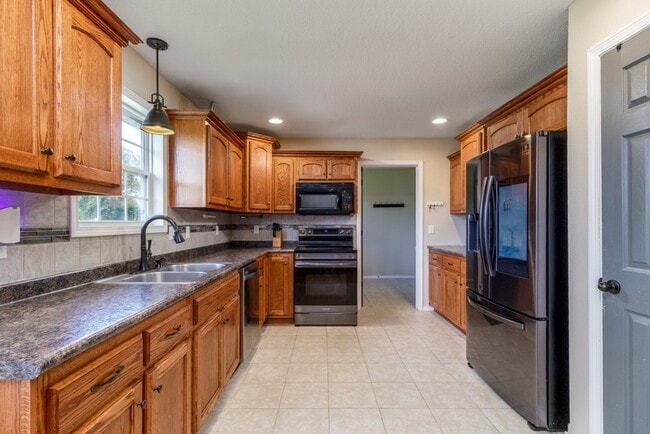 Building Photo - 20485 Stagecoach Rd