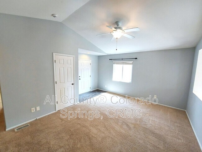 Foto del edificio - 4182 Pioneer Creek Dr