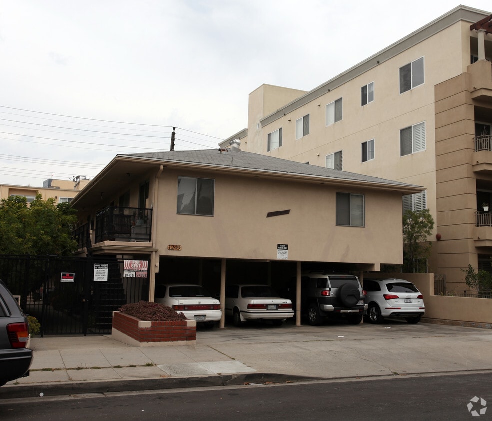 Building Photo - 1249 S Westgate Ave