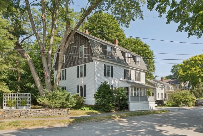 Building Photo - 2 Cottage Ln