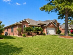 Building Photo - 19631 Amistad Dr