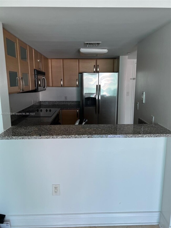 Building Photo - 2101 Brickell Ave