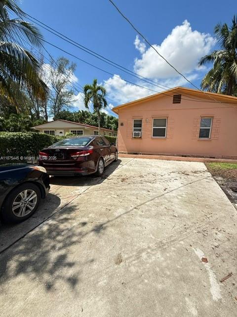Building Photo - 11452 Peachtree Dr