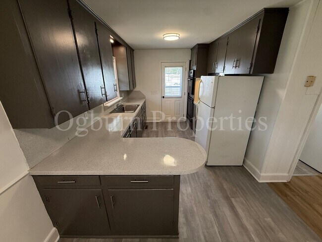 Foto del edificio - 117 Caroline Ct