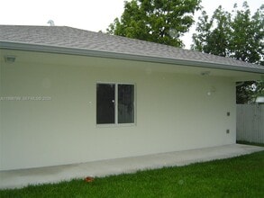 Building Photo - 1153 SW 13th St