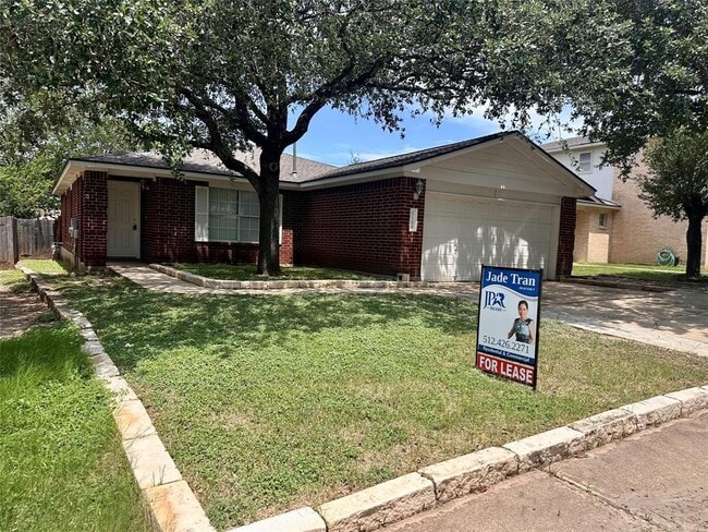 Building Photo - 17204 Ardisia Dr