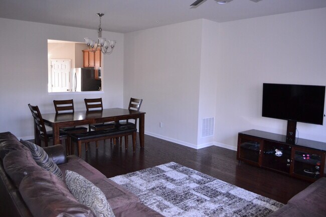 Foto del edificio - 1718 Beacon Ln
