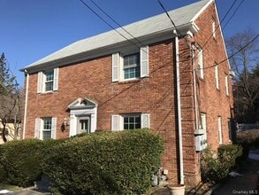 Building Photo - 225 Thompson Shore Rd