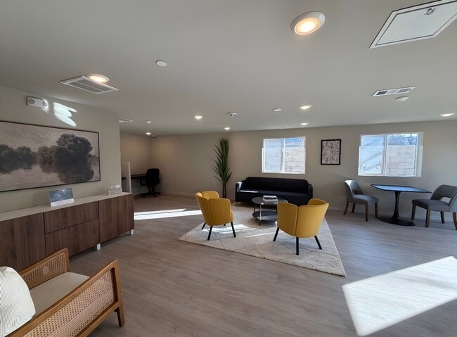 Foto del edificio - Gorgeous 1 bed/1 bath and Studio units ~ LA City Section 8 Voucher Accepted!