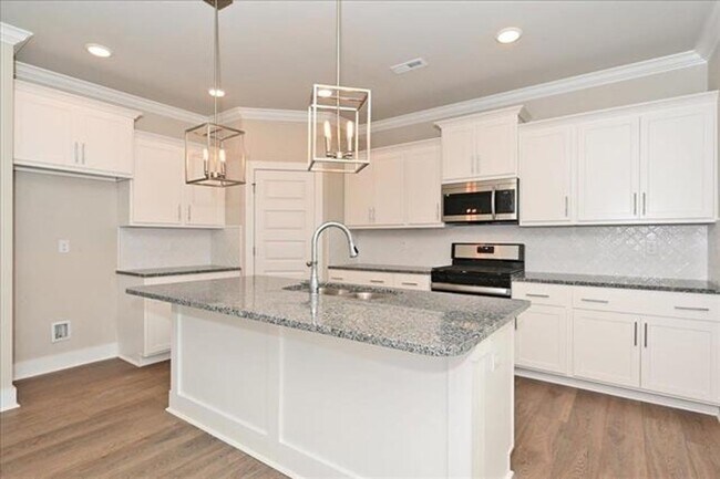 Foto del edificio - 4 Bedroom, 2 Bath