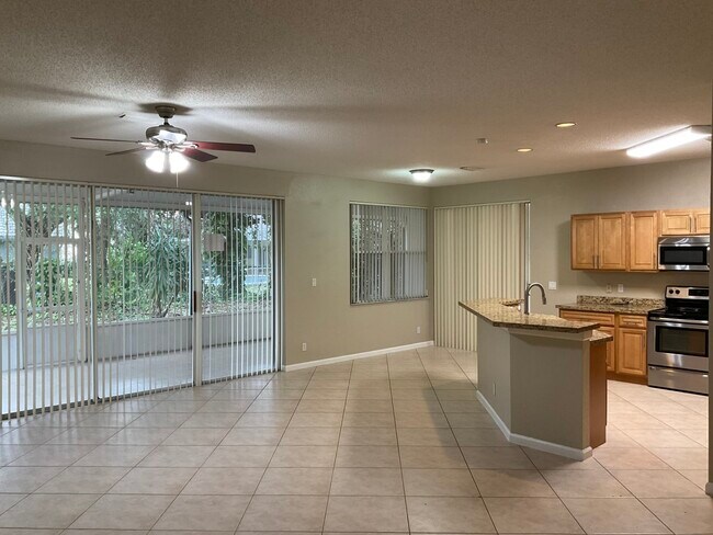 Foto del edificio - 5328 NW 106th Dr