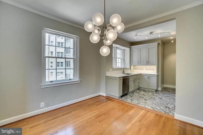 Building Photo - 2737 Devonshire Pl NW