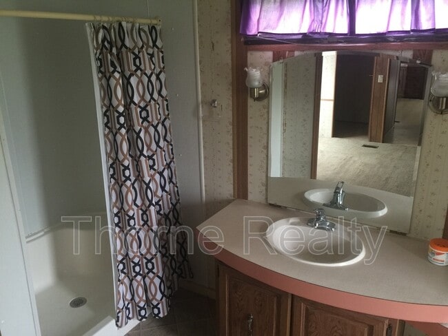 Foto del edificio - 92 Matt's Ln