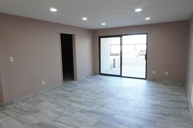Foto del edificio - 10444 N 69th St