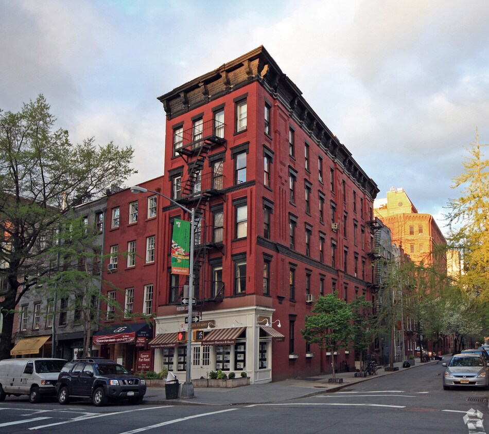 Building Photo - 112-114 Perry St