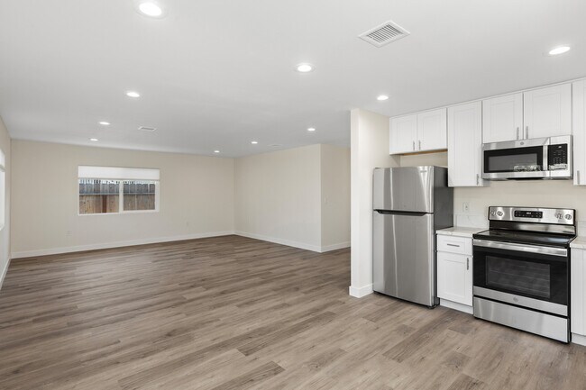 Building Photo - 4578 71st St