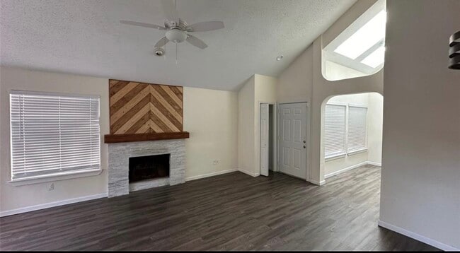 Building Photo - 4626 Green Trail Dr
