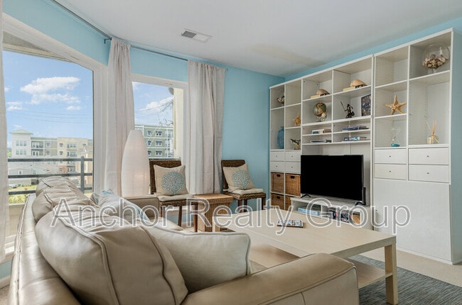 Photo - 304 28th St Apartment