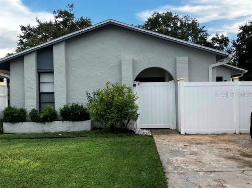 Foto principal - 10722 Crowngate Ln