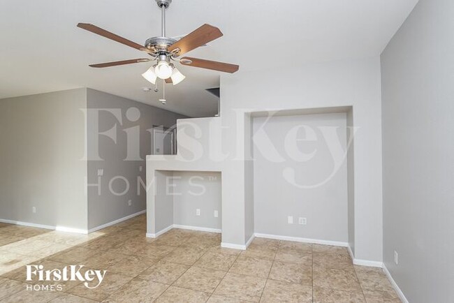 Building Photo - 1931 Silver Crest Ct