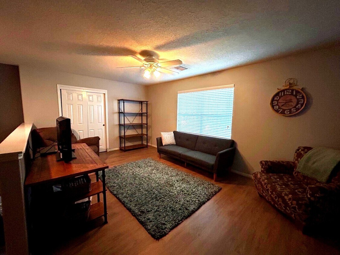 Primary Photo - 2351 Urban Forest Ct