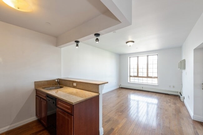 Building Photo - 25-25 Newtown Ave