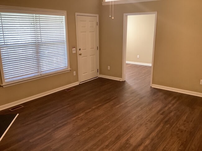 Building Photo - 505 Hidden Cellars Dr