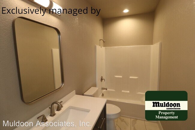 Building Photo - 3 br, 2 bath House - 977 S Greenway Ave