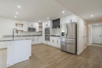Building Photo - 2030 E Duke Dr